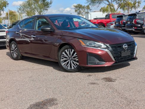 Used 2024 Nissan Altima 2.5 SV image 32