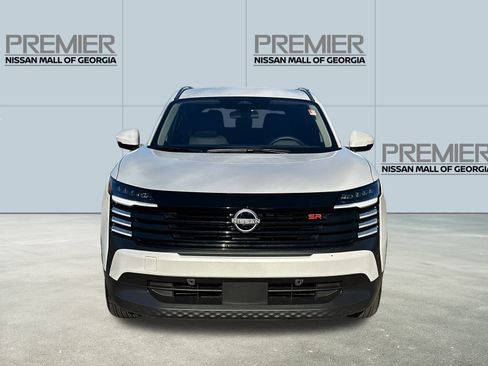 Used 2025 Nissan Kicks SR image 2