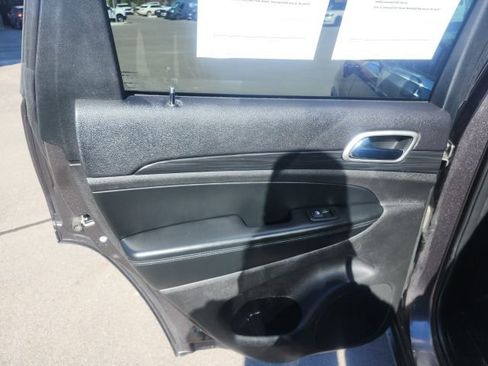 Used 2019 Jeep Grand Cherokee Laredo w/ Security & Convenience Group image 16