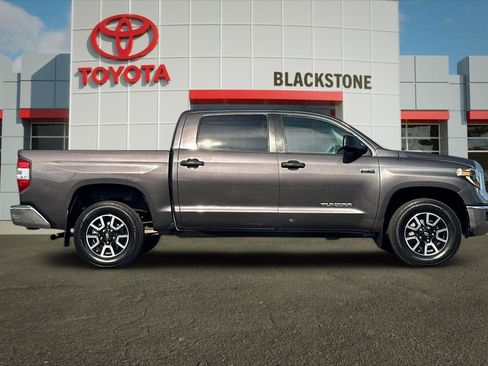 Used 2015 Toyota Tundra SR5 w/ TRD Off Road Package AWD/4WD image 2