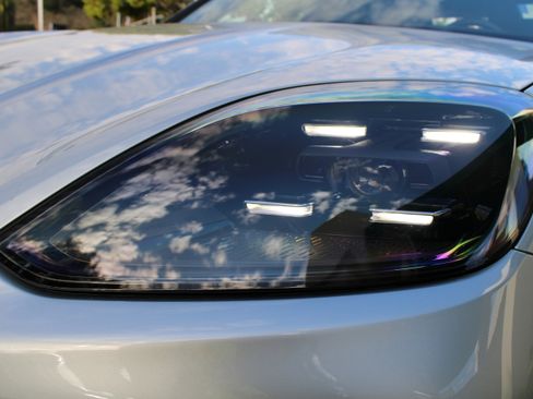 Certified 2025 Porsche Cayenne image 11