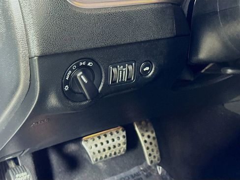 Used 2023 Dodge Charger R/T w/ Technology Group image 15