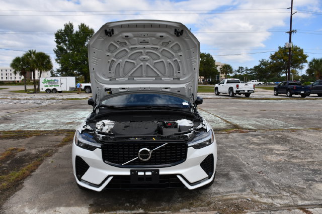 Used 2025 Volvo XC60 B5 Core AWD/4WD image 19