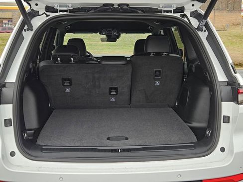 New 2026 Jeep Grand Cherokee Limited RWD image 10