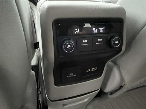 Certified 2020 GMC Acadia SLT image 12