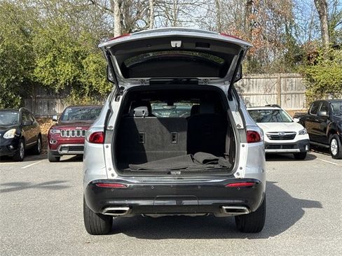 Used 2022 Buick Enclave Premium image 13