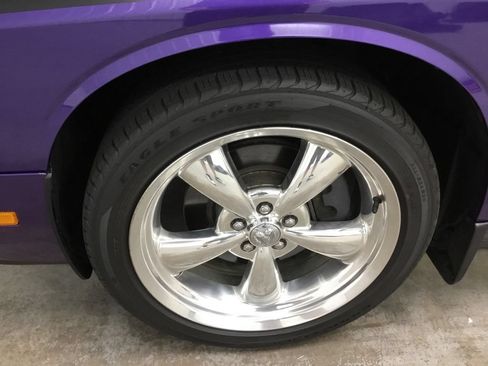 Used 2010 Dodge Challenger R/T RWD image 4