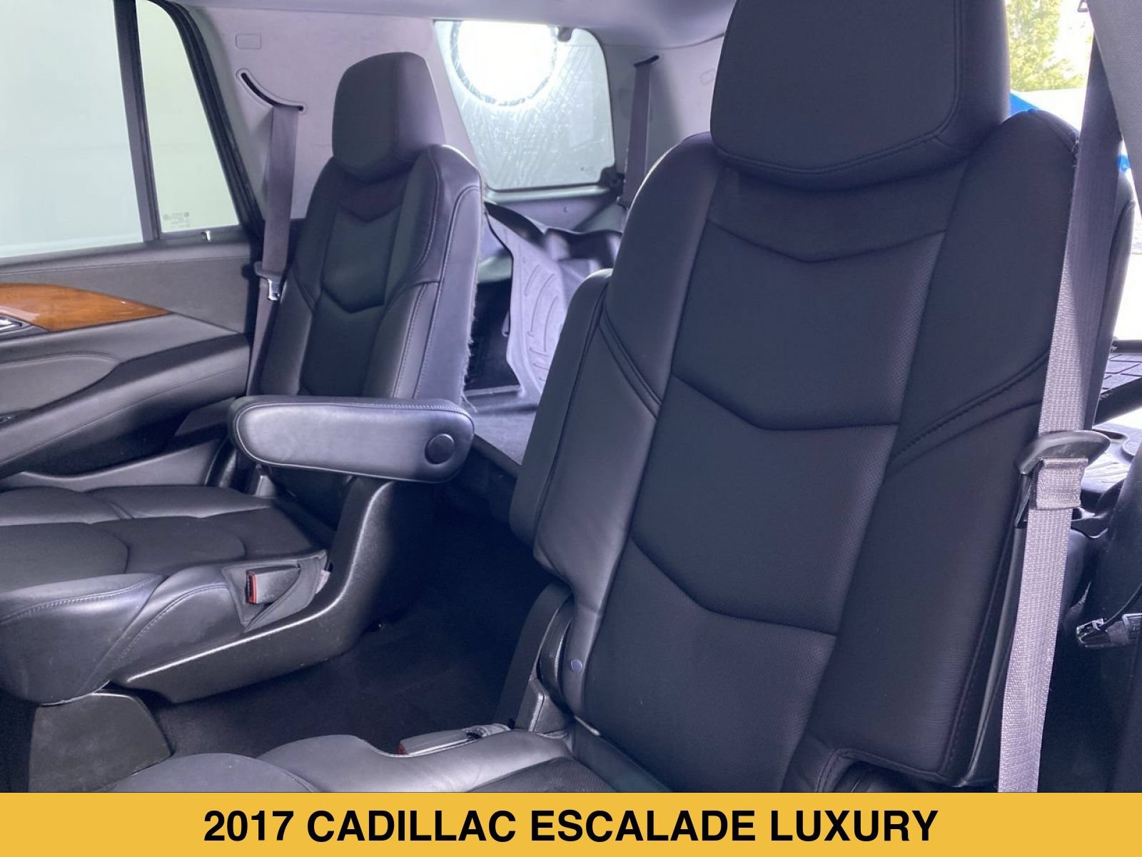 Used 2017 Cadillac Escalade Luxury AWD/4WD image 15