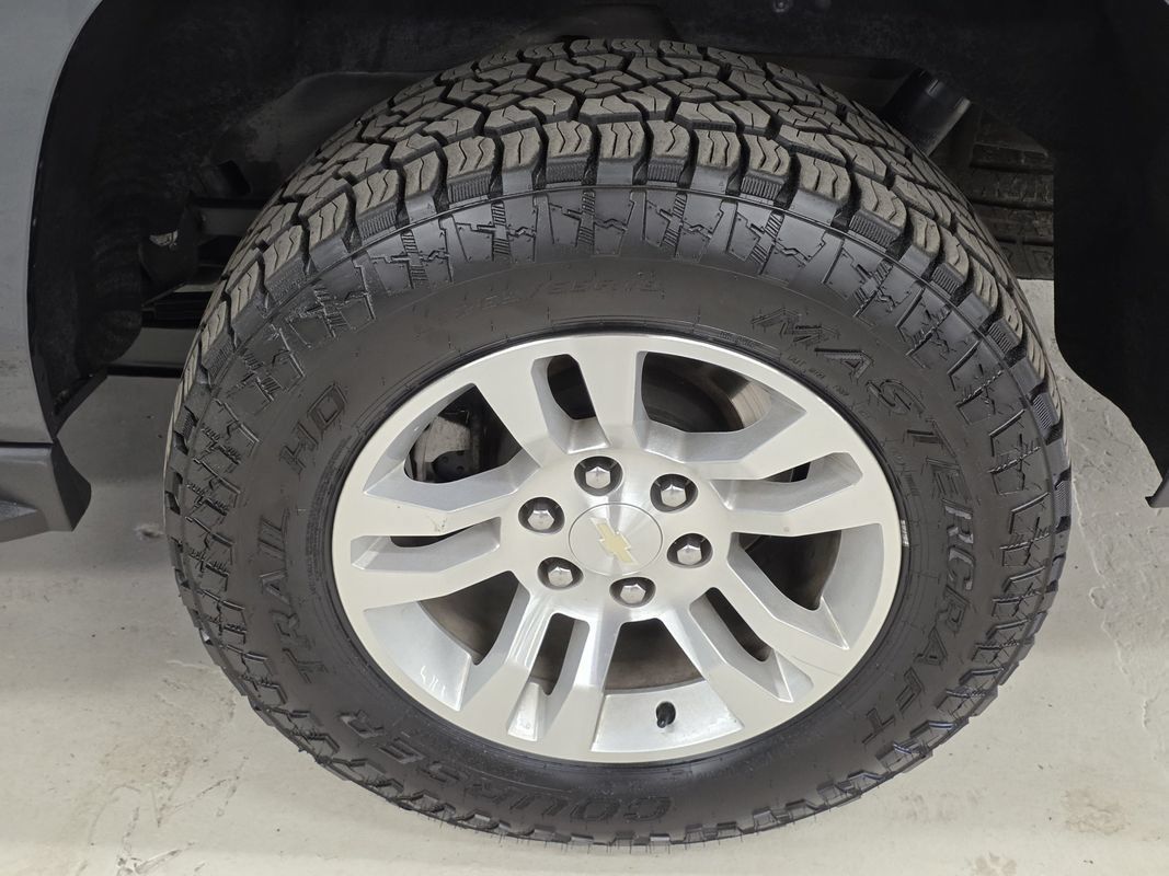 Used 2019 Chevrolet Suburban LT AWD/4WD image 57