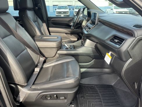 Used 2021 Chevrolet Tahoe Z71 w/ Z71 Off-Road Package image 16