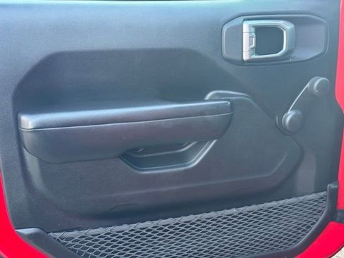 Used 2019 Jeep Wrangler Unlimited Sport image 15