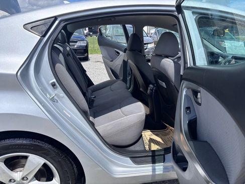Used 2013 Hyundai Elantra GLS w/ Preferred Pkg FWD image 26
