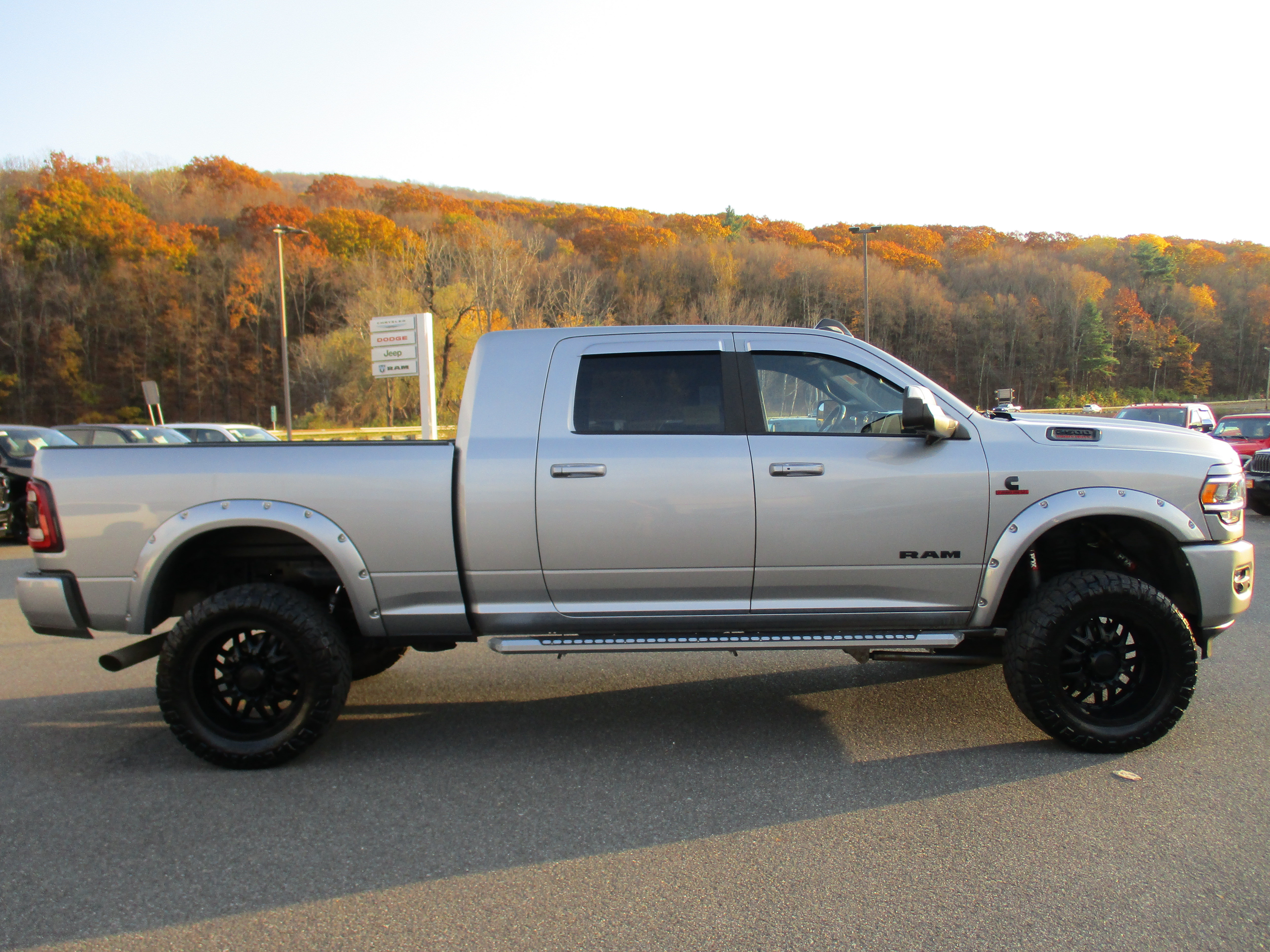 Used 2022 RAM 2500 Laramie AWD/4WD image 4