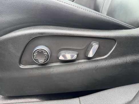 Used 2024 Cadillac XT4 Premium Luxury image 14