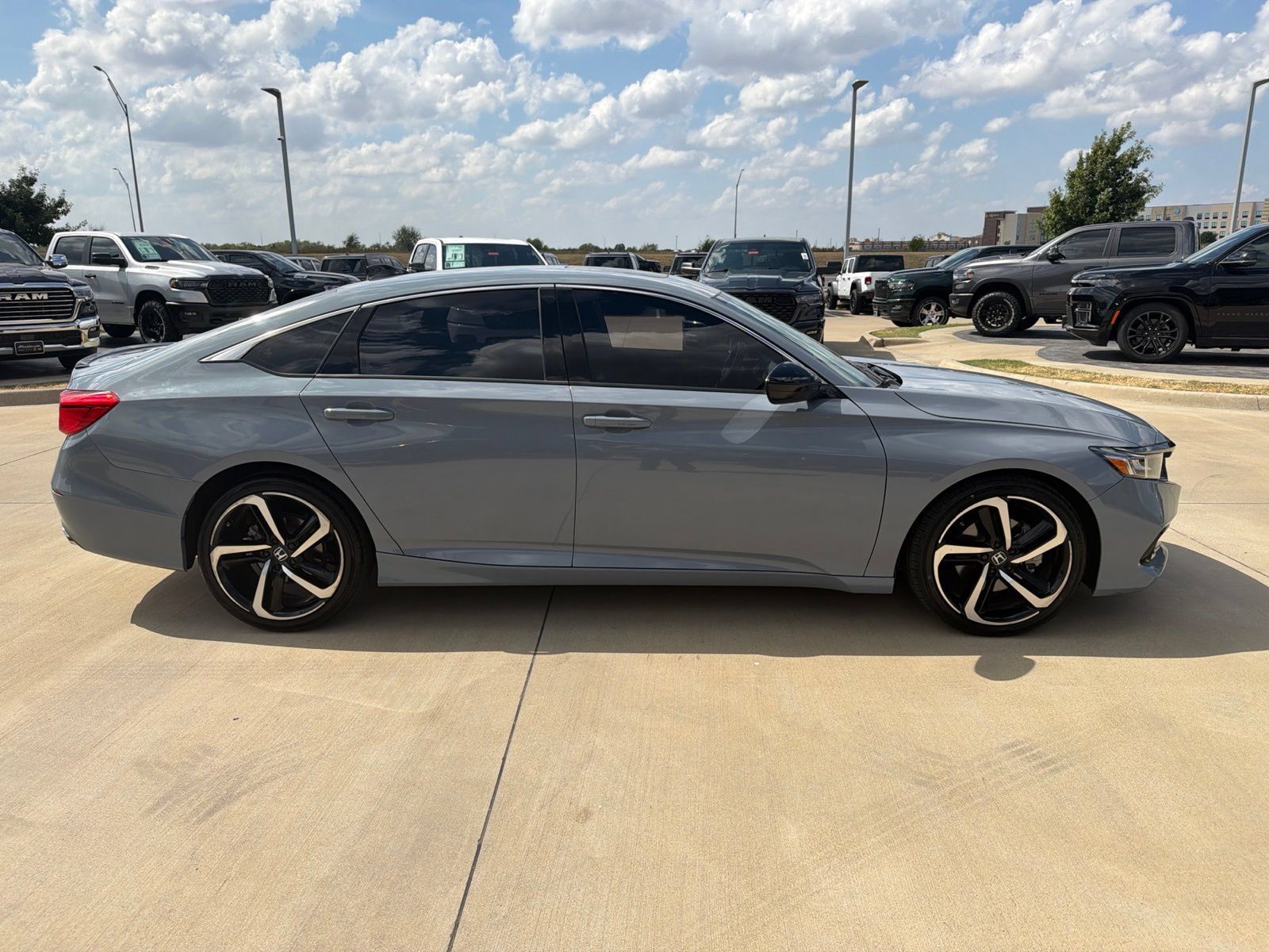 Used 2021 Honda Accord Sport image 6