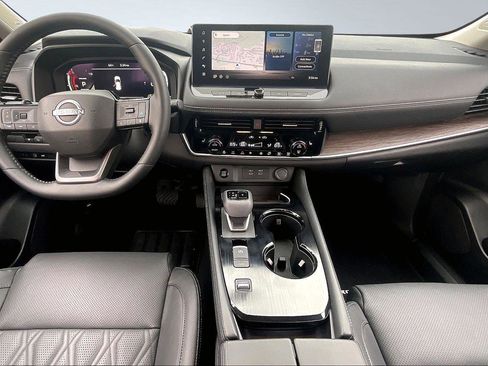 Certified 2025 Nissan Rogue Platinum w/ Platinum Premium Package image 17