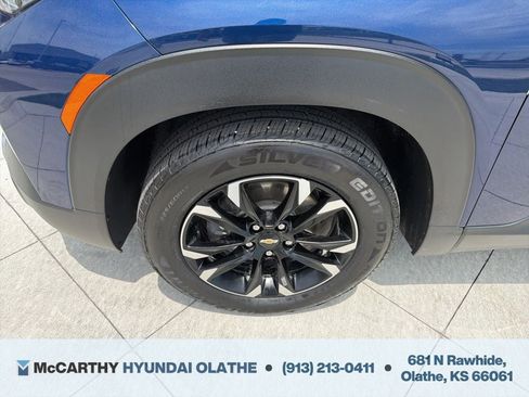 Used 2022 Chevrolet TrailBlazer LT w/ Convenience Package FWD image 9