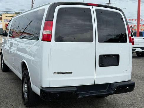 Used 2020 Chevrolet Express 3500 LS RWD image 6