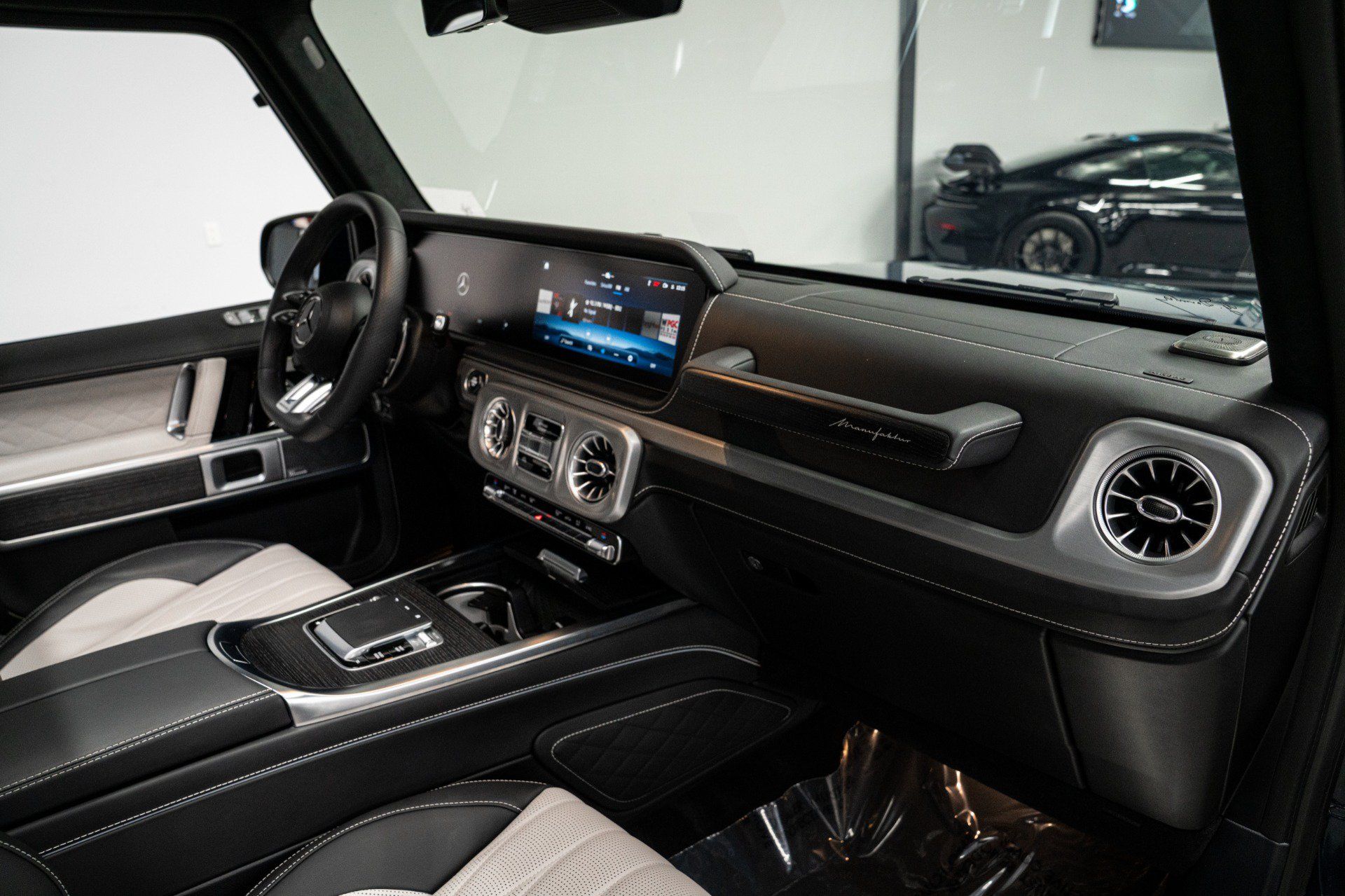 Used 2026 Mercedes-Benz G 63 AMG 4MATIC image 13