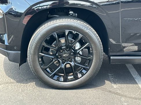 Used 2024 Chevrolet Tahoe High Country w/ Advanced Technology Package AWD/4WD image 27