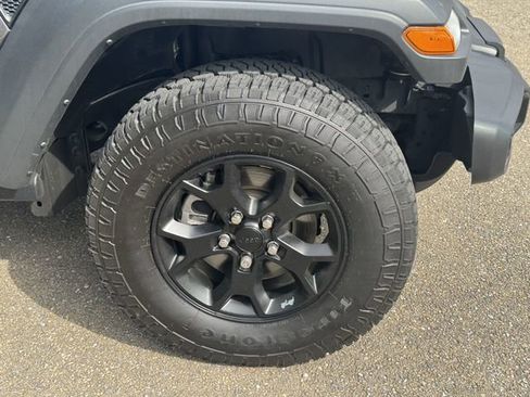 Used 2023 Jeep Wrangler Willys image 12