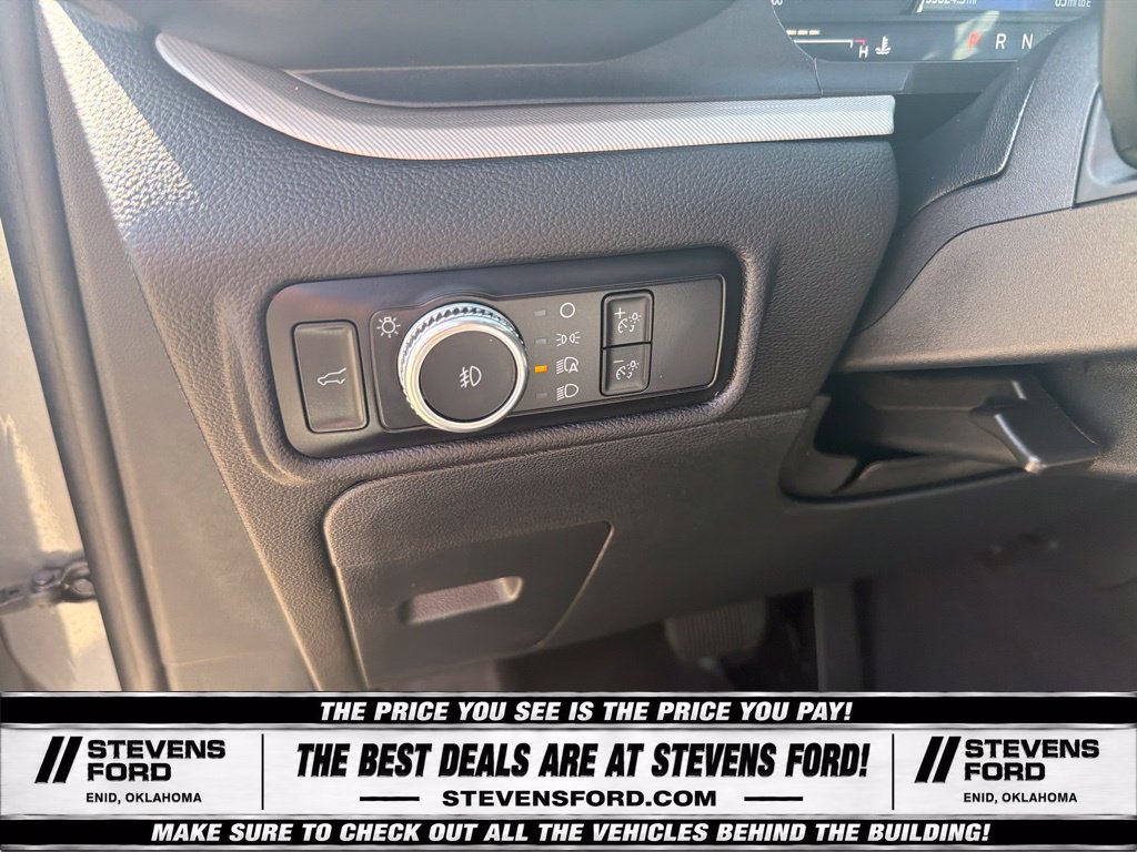 Used 2023 Ford Explorer XLT w/ Equipment Group 202A AWD/4WD image 22