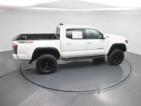 Used 2022 Toyota Tacoma TRD Off-Road w/ Technology Package AWD/4WD image 37