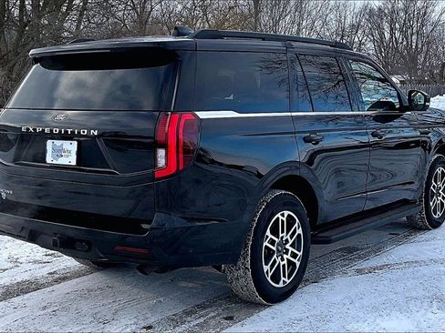 Used 2025 Ford Expedition Active image 9