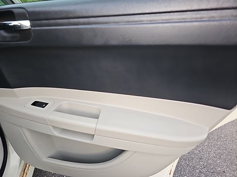 Used 2007 Chrysler 300 RWD image 20
