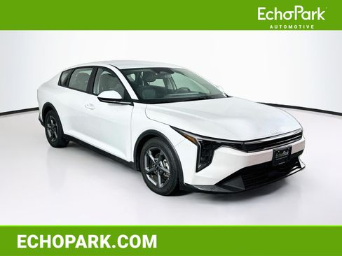 Used 2025 Kia K4 FWD image 1
