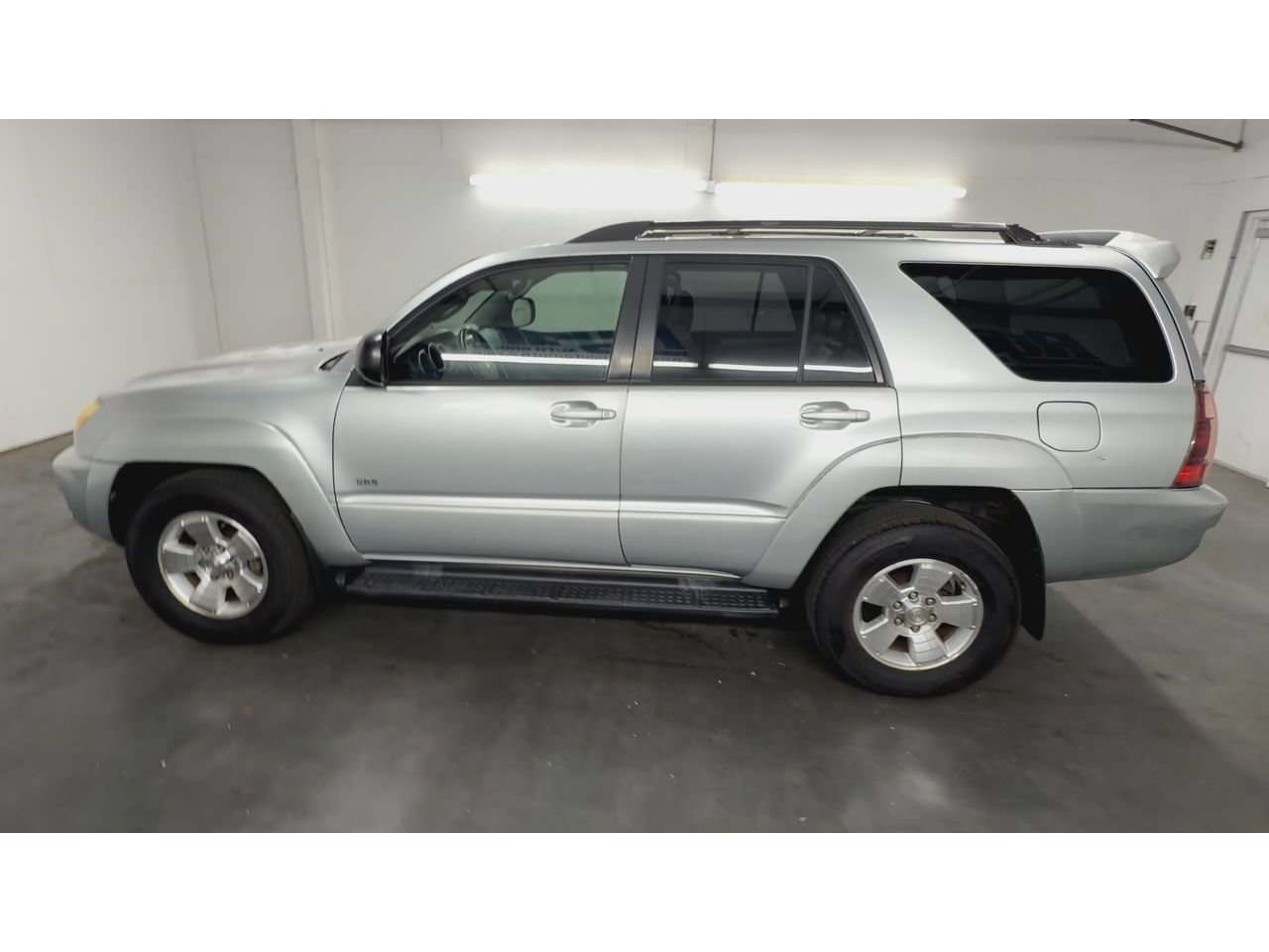 Used 2005 Toyota 4Runner SR5 RWD image 5