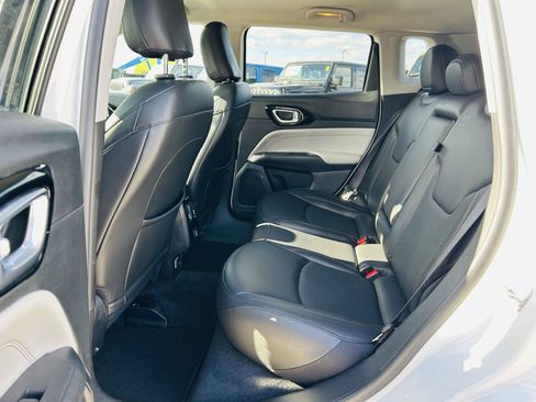 Used 2022 Jeep Compass Limited image 24