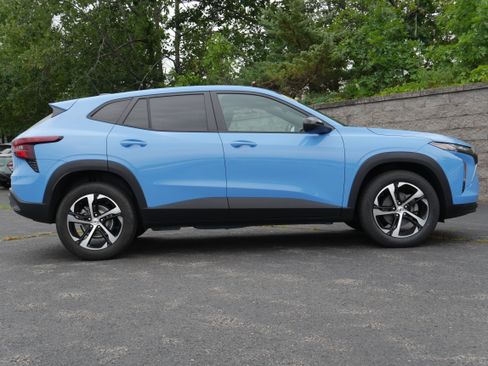 Certified 2024 Chevrolet Trax RS w/ Driver Confidence Package FWD image 8