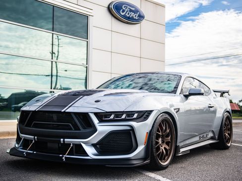 Used 2025 Ford Mustang GT Premium w/ GT Performance Package RWD image 3