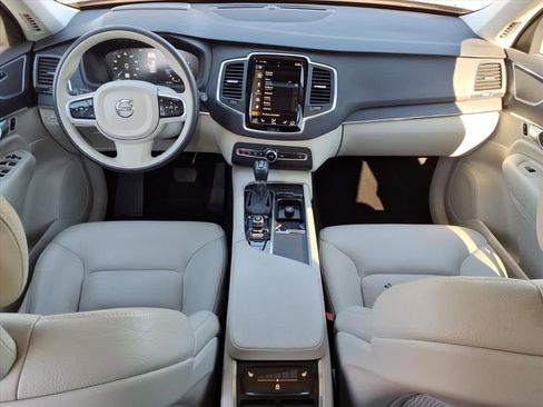 Used 2020 Volvo XC90 T6 Momentum w/ Protection Package Premier AWD/4WD image 28
