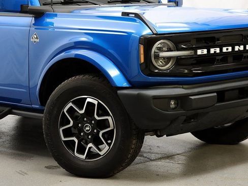 Used 2023 Ford Bronco Outer Banks image 3