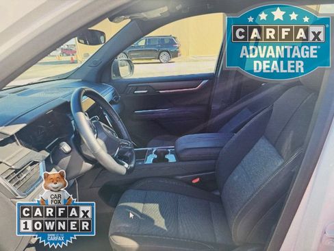 Used 2025 GMC Acadia Elevation FWD image 3