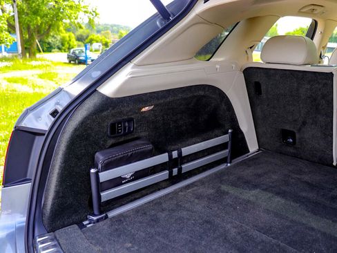 Used 2017 Bentley Bentayga W12 AWD image 29