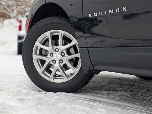 Used 2023 Chevrolet Equinox LS image 6