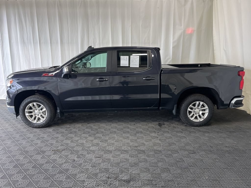 Used 2023 Chevrolet Silverado 1500 LT AWD/4WD image 23