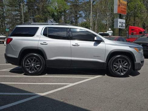Used 2019 GMC Acadia SLT w/ LPO, Floor Liner Package image 6