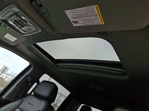 Used 2023 GMC Sierra 1500 Denali w/ Denali Reserve Package image 15