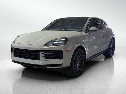 Used 2024 Porsche Cayenne Coupe AWD/4WD image 3