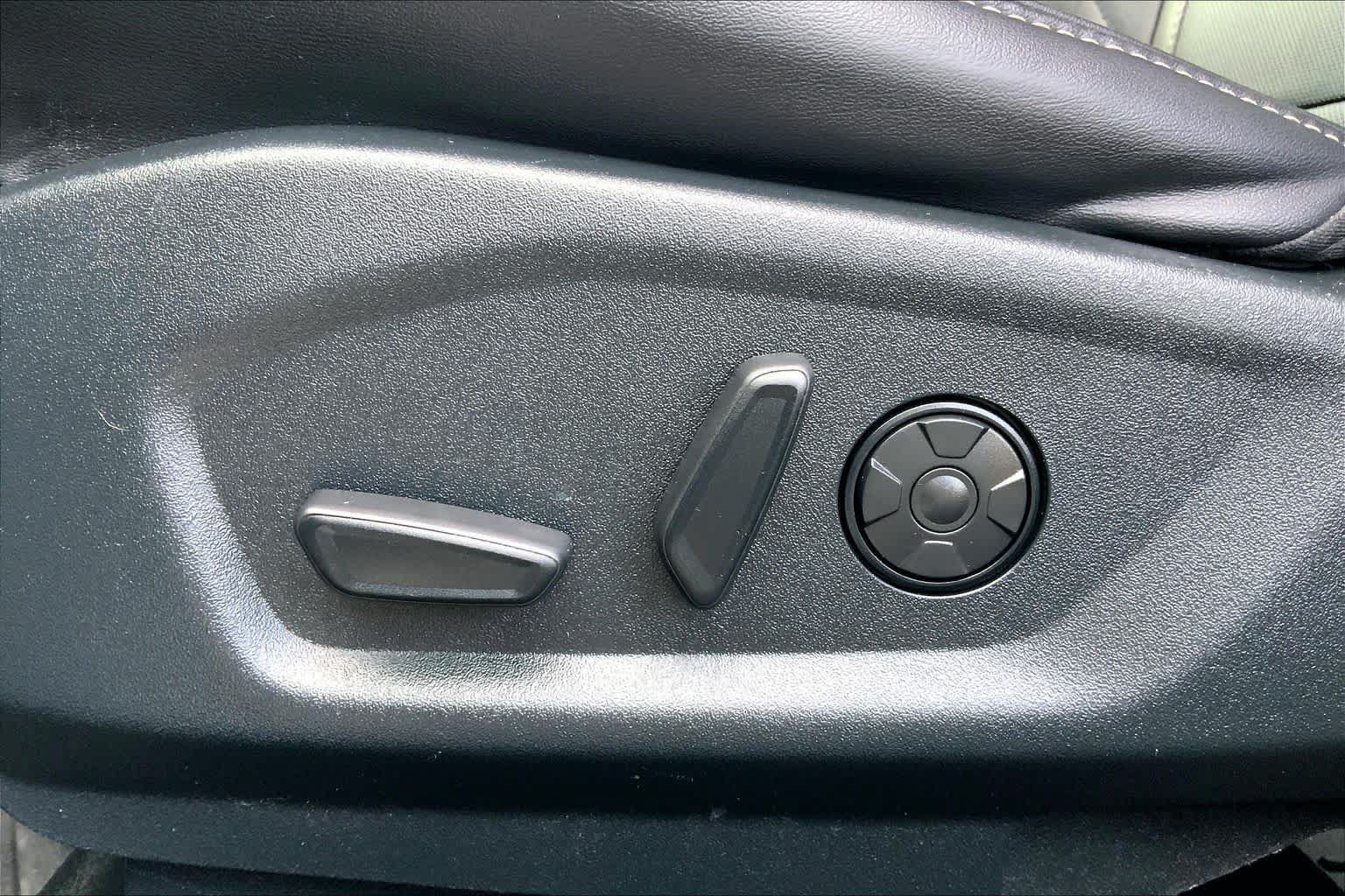 Used 2019 Ford Explorer Platinum AWD/4WD image 34