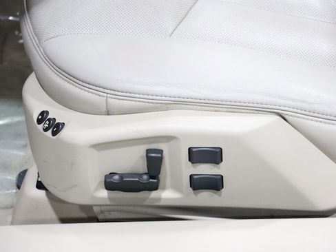 Used 2006 Cadillac XLR image 58