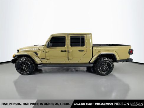 Used 2025 Jeep Gladiator Sport AWD/4WD image 8