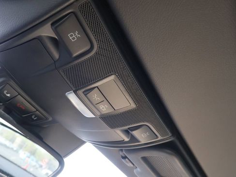 Used 2019 Mercedes-Benz SLC 300 image 30