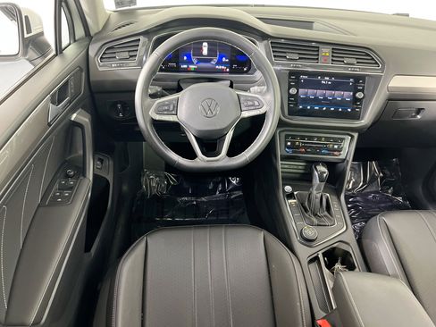 Used 2022 Volkswagen Tiguan SE image 20