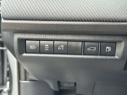 Used 2025 Toyota Camry SE FWD image 16