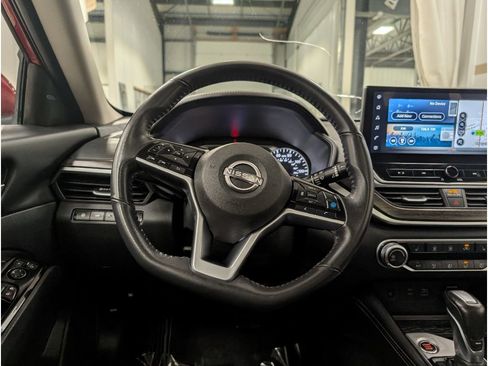 Used 2023 Nissan Altima 2.5 SV w/ SV Premium Package image 13